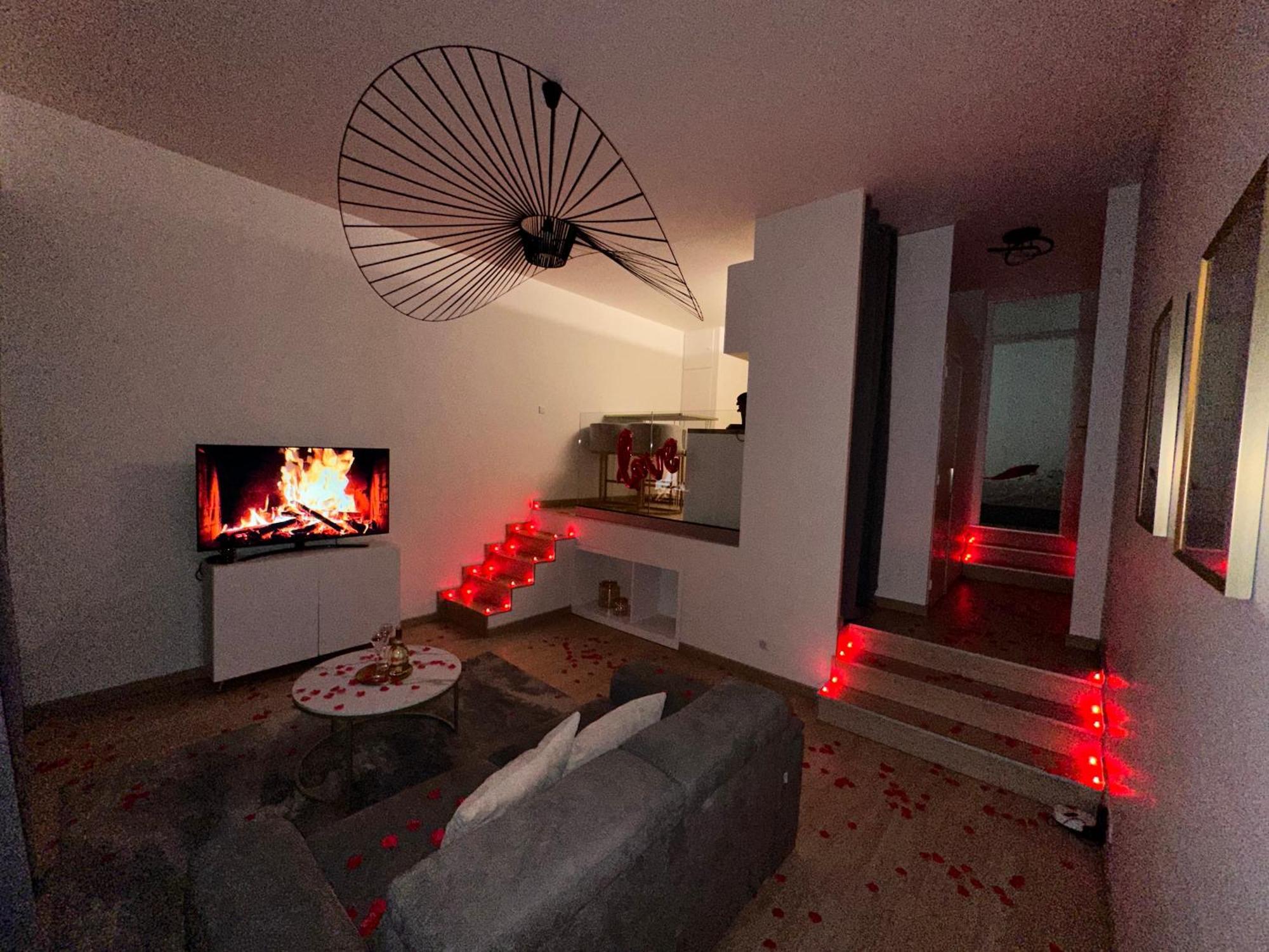 2 Pieces - Parking - Jacuzzi - Food & Drink - Love Menton Exterior photo